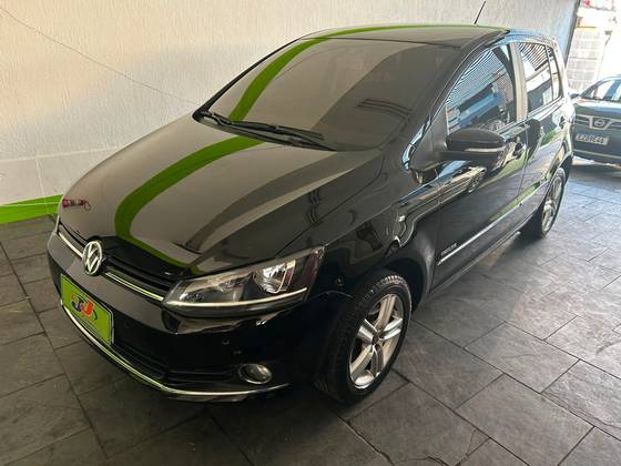 VOLKSWAGEN FOX 1.6 MI HIGHLINE 8V FLEX 4P AUTOMATIZADO VOLKSWAGEN FOX 1.6 MI HIGHLINE 8V FLEX 4P AUTOMATIZADO